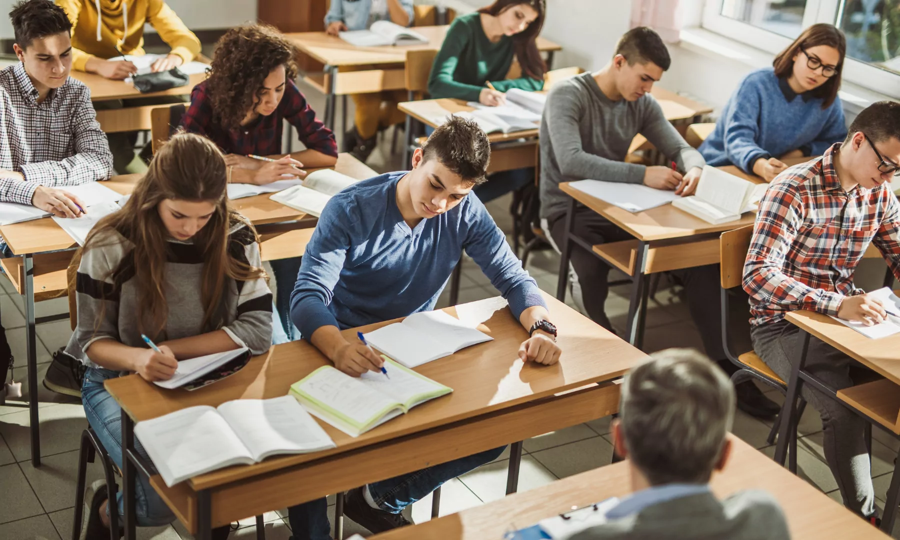 Cermat opět nezvládl přijímačkové testy. Graf rozložení skóre ukazuje, že testy děti nerozřazují správně